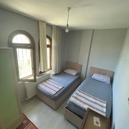 Guenluek Kiralik Esyali Villa