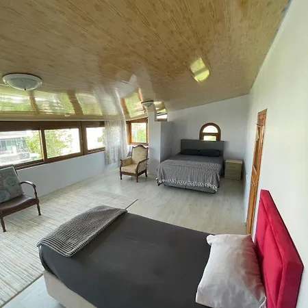 Guenluek Kiralik Esyali Villa